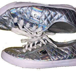 Iridescent Guess Shoes | wmns 10
